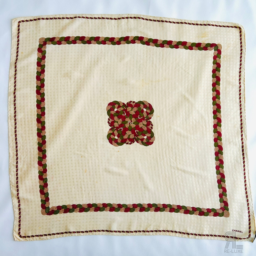 希少 CHANEL vintage スカーフ CHANEL シャネル vintageスカーフ シルク100% | Re-Luxe