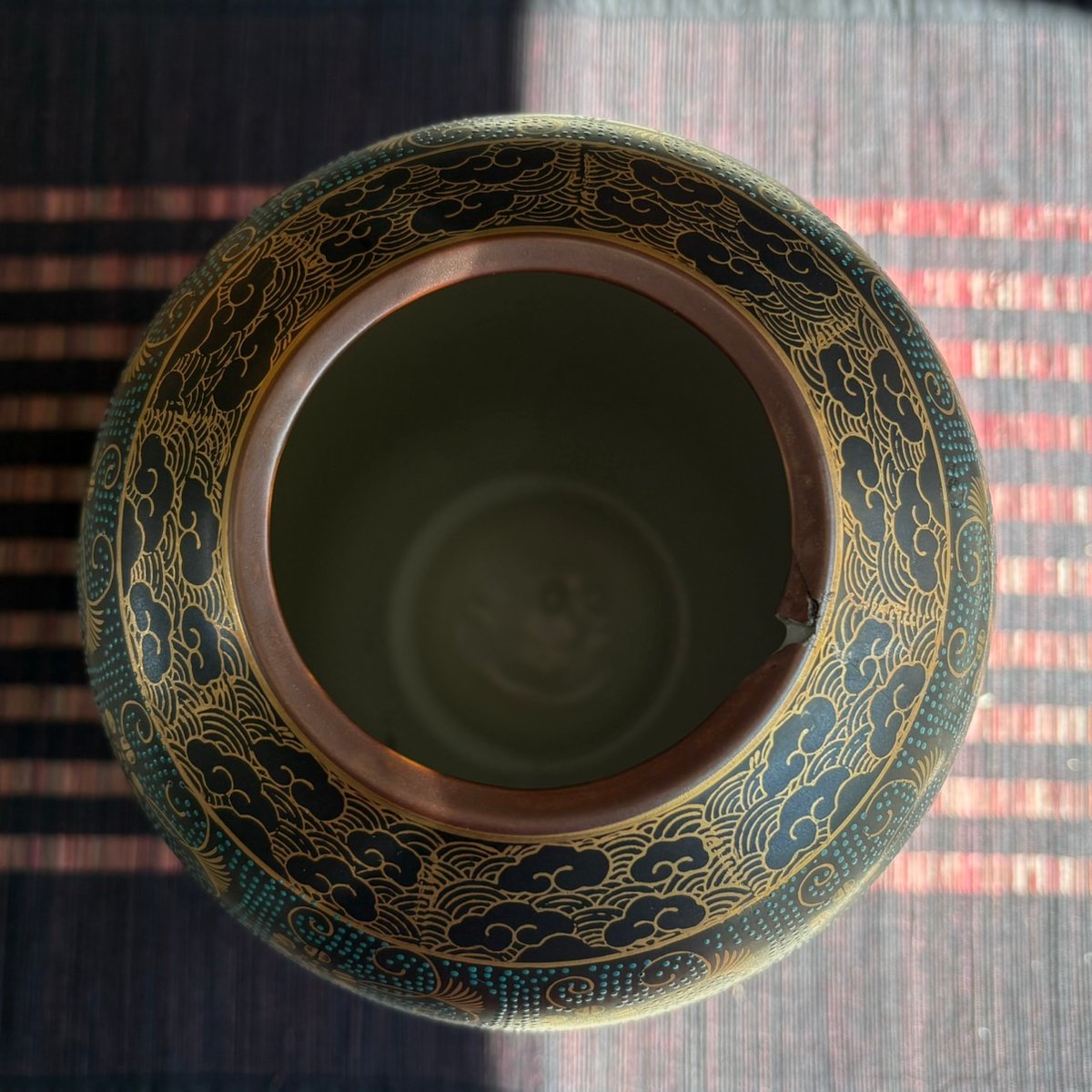 Kutani ware vase by Ichiro Mizumoto