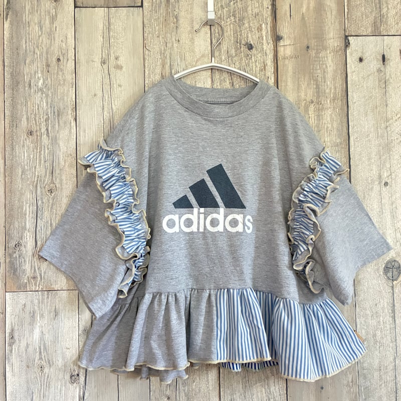 NOAH adidas フリル付きホワイトTシャツ リメイク リメイク❣adidas フリル付Tシャツ 半袖 ショート丈【R-0022】 | 古着