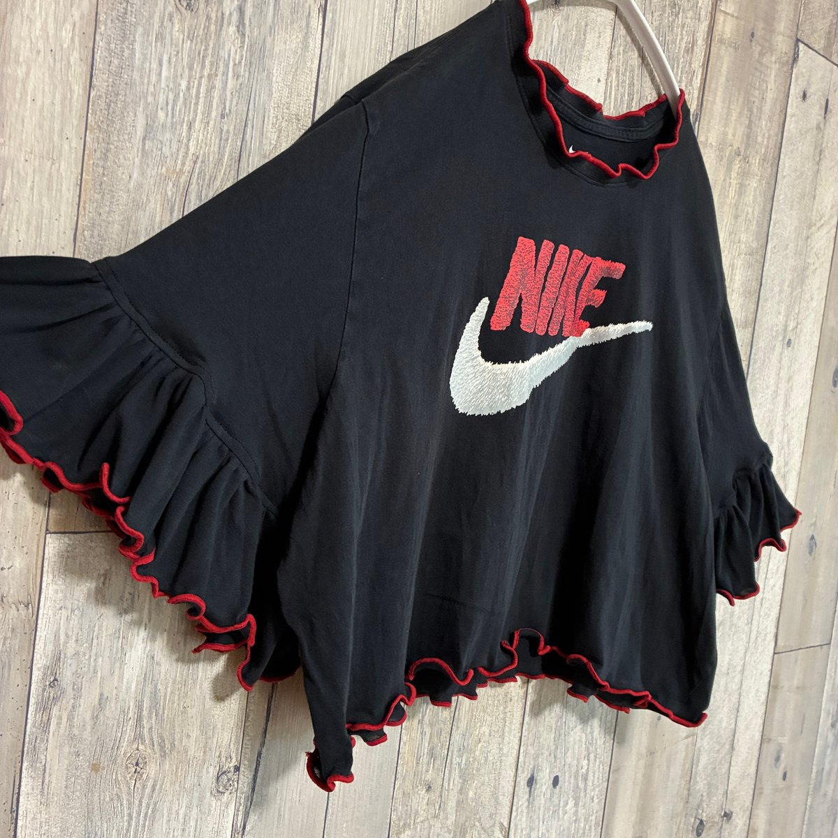 リメイク❣ Nikeフリル袖 プリントTシャツ8分袖 ブラック/レッド【R