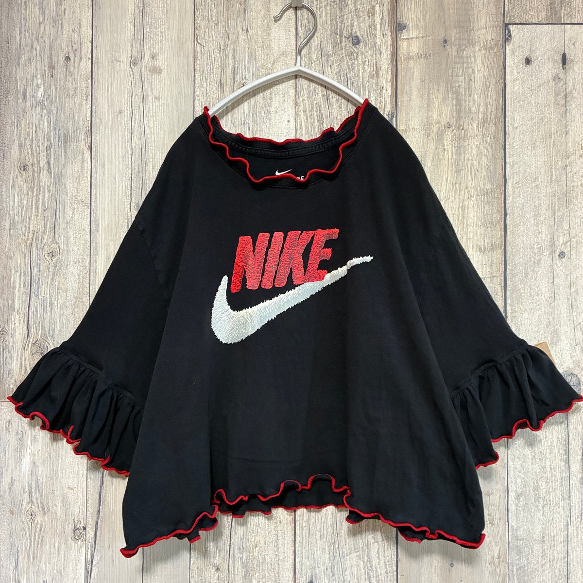リメイク❣ Nikeフリル袖 プリントTシャツ8分袖 ブラック/レッド【R