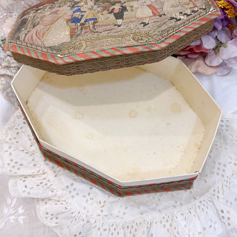 Marquise de Sévigné マルキーズ・ドゥ・セヴィニエ 八角形の紙箱