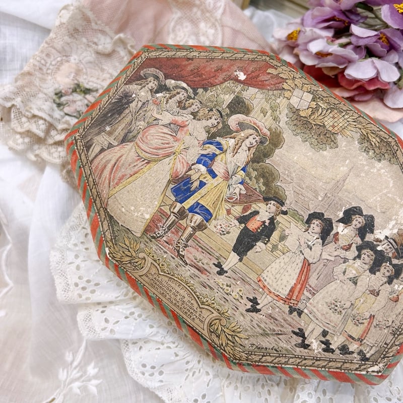 Marquise de Sévigné マルキーズ・ドゥ・セヴィニエ 八角形の紙箱