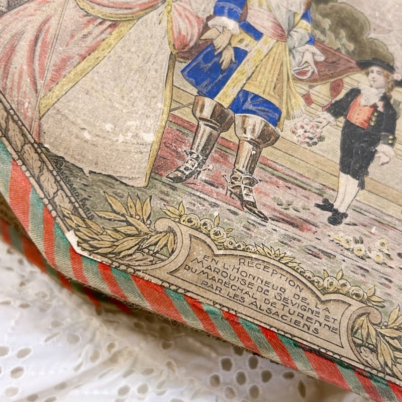 Marquise de Sévigné マルキーズ・ドゥ・セヴィニエ 八角形の紙箱