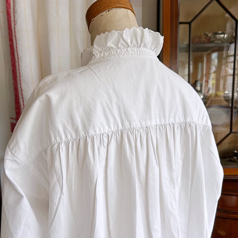 シンプルデザインで上品☆フランスアンティークナイトドレス
