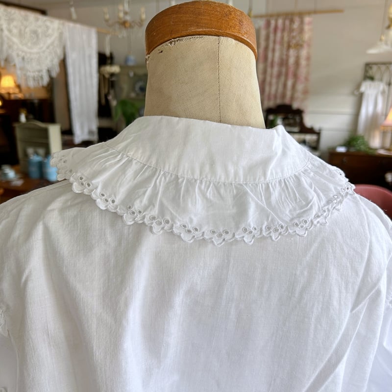 アンティークブラウス　コットンブラウス　vintage フレンチ　ブラウス 秋冬にも大活躍の定番アイテム、可憐なフランスのアンティークブラウス