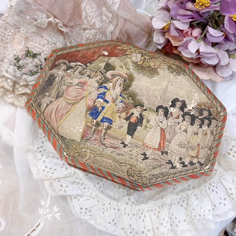 Marquise de Sévigné マルキーズ・ドゥ・セヴィニエ 八角形の紙箱