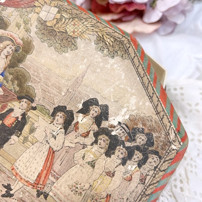 Marquise de Sévigné マルキーズ・ドゥ・セヴィニエ 八角形の紙箱