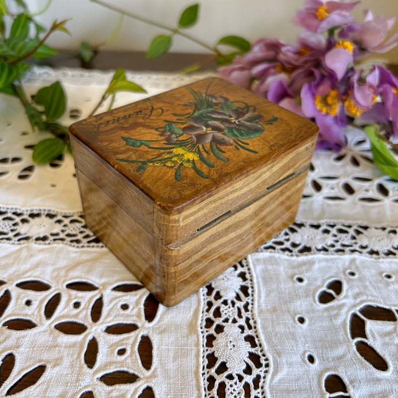 フランスアンティーク モシュリンヌボックス | アンティークス蕾