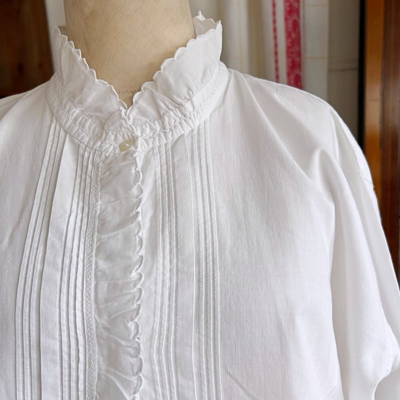 シンプルデザインで上品☆フランスアンティークナイトドレス