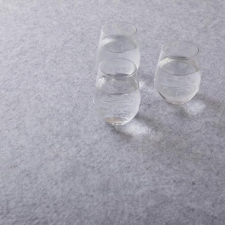 除湿シート ラグ用除湿シート ラグ下シート 湿気取り 防カビ 防臭 消臭 結露対策 カビ対策 吸湿センサー付き 洗える 繰り返し使える 滑り止め フリーカット ホットカーペット対応 床暖房対応 ラグ