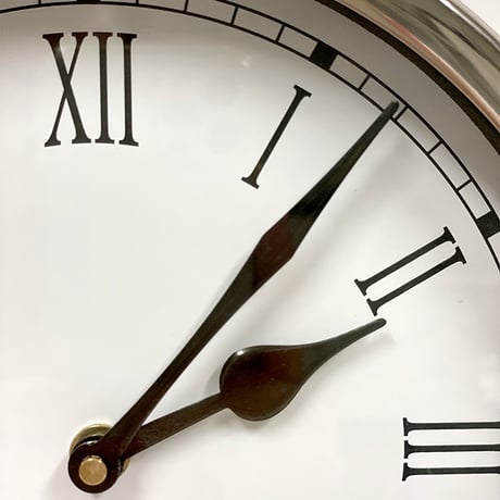 置き時計 ラウンド 置時計 時計 高さ28cm アンティーク風 クラシカル 輸入雑貨 卓上 スタンドクロック テーブルクロック おしゃれ 引越し お祝い プレゼント