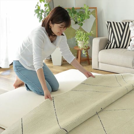 クッションマット ラグ ラグマット 120×170cm ピタリ すべり止め 下敷き 滑り止め 手洗い 防音マット 防音 防ダニ加工 ホットカーペット対応 床暖房対応 ウレタン入り下敷き 保温性 ラグ