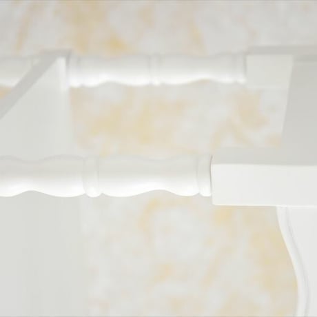 ３段シェルフ かわいい キャビネット かご収納付き チェスト アンティーク風 オープンシェルフ フレンチシリーズ  ３段チェスト 輸入家具 木製 ホワイト 白家具 ロココ調 姫系 姫家具 猫足 アン