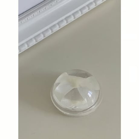 White Ribbon Hemisphere Grip Tok