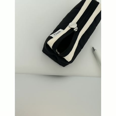[Clam正規販売店] round pencilcase Quilting black