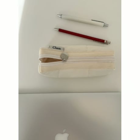 [Clam正規販売店] round pencilcase Quilting cream