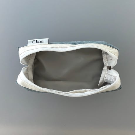 [Clam正規販売店]  round pencilcase Corduroy dolphin