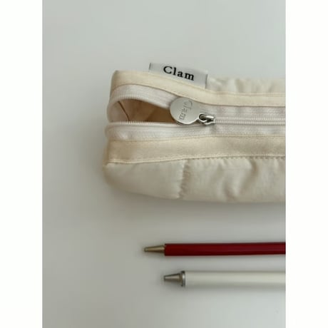 [Clam正規販売店] round pencilcase Quilting cream