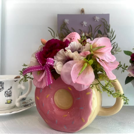 いちごドーナツ フラワー 《 花caféシリーズ※税込, 送料込, 箱 梱包緩衝材込 》