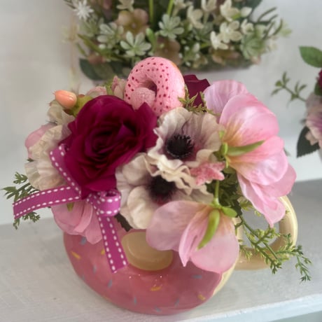 いちごドーナツ フラワー 《 花caféシリーズ※税込, 送料込, 箱 梱包緩衝材込 》