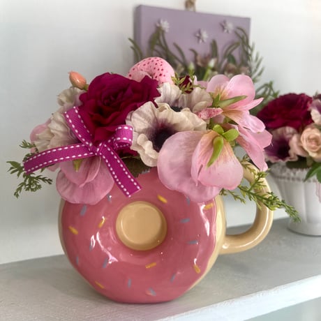 いちごドーナツ フラワー 《 花caféシリーズ※税込, 送料込, 箱 梱包緩衝材込 》