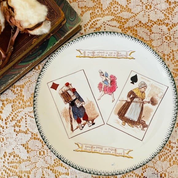フランスアンティーク トランプモチーフの絵皿 Choisy le Roi [i134