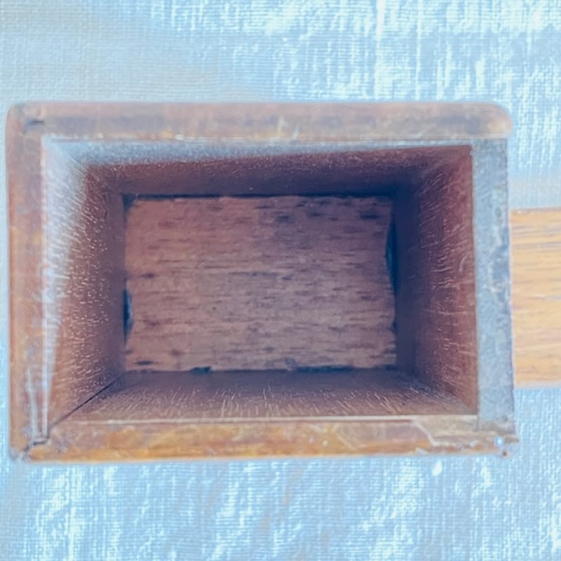 フランス お花の絵が描かれた古い小さな木箱 [a027] | shanachie