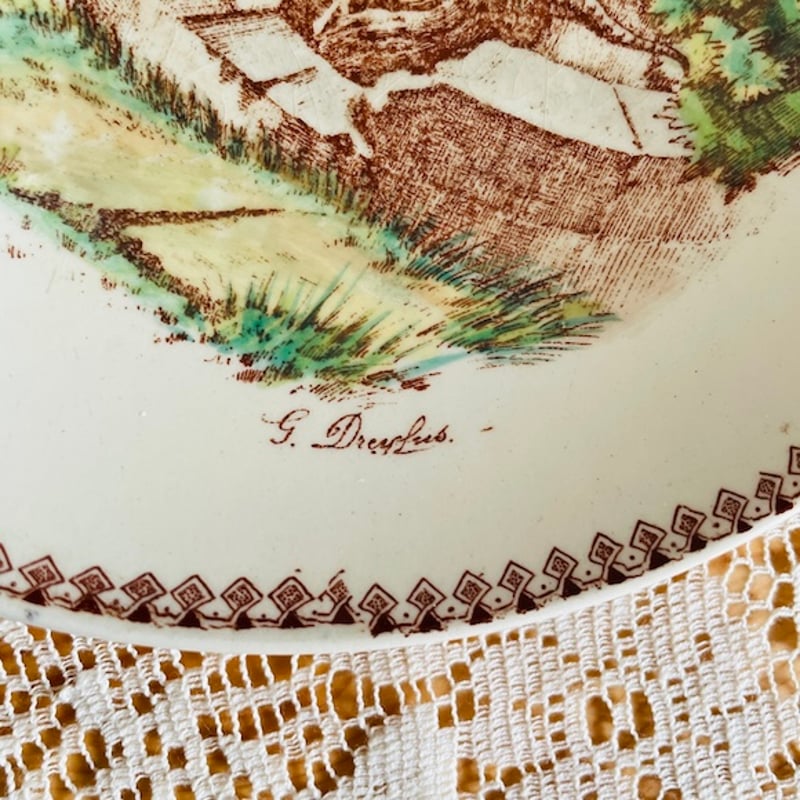 フランスアンティーク ラ・フォンテーヌ「キツネとヤギ」の絵皿 修復済