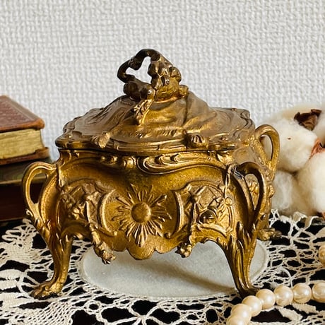 猫脚 | STORES