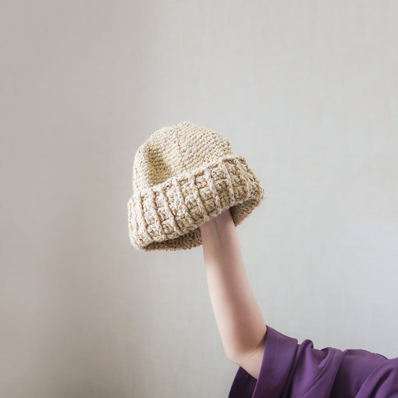 handmade crochet スパイク　ビーニー Spike Beanie Crochet Pattern - Hooked on Homemade Happiness