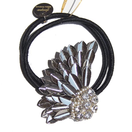 Deepa Gurnaniヘアアクセサリー◆ジュエルフェザーヘアゴム◆シルバー(巾着ポーチ付き）