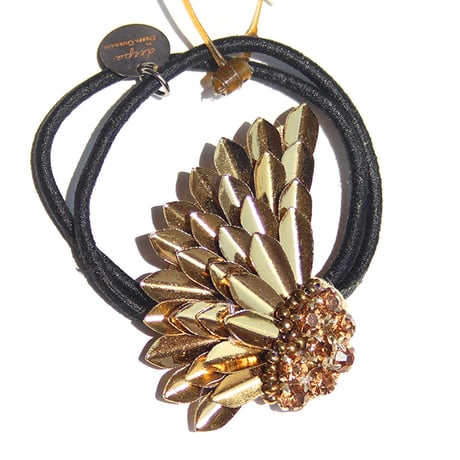 Deepa Gurnaniヘアアクセサリー◆ジュエルフェザーヘアゴム◆ゴールド(巾着ポーチ付き）