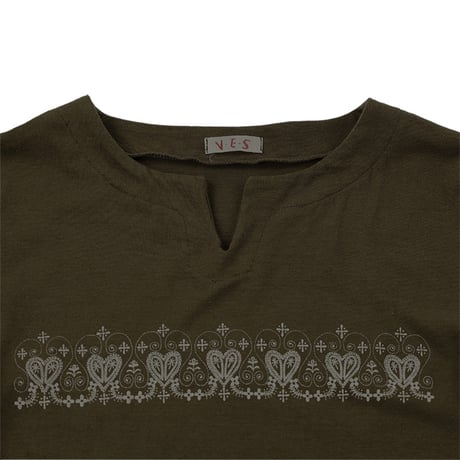 00’s V・E・S 胸プリントボートネックロングTシャツ フリーサイズ オリーブ（ジャンク商品）