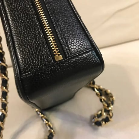 CHANEL  シャネル ヴィンテージV ステッチ シェブロン ショルダー