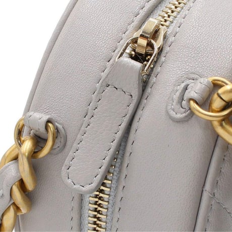 CHANEL シャネル 19 マトラッセ ショルダーバッグ