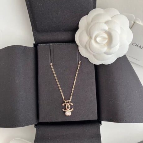 CHANEL  シャネル  ココマーク　ハート　クリスタル　ネックレス　シンプル