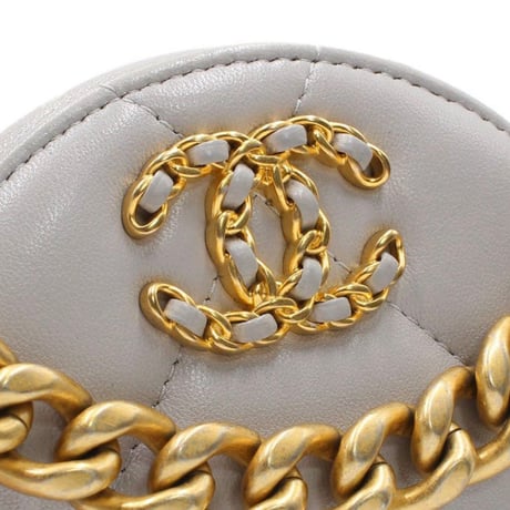 CHANEL シャネル 19 マトラッセ ショルダーバッグ