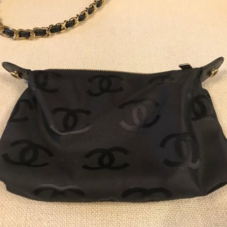 CHANEL  シャネル ヴィンテージV ステッチ シェブロン ショルダー