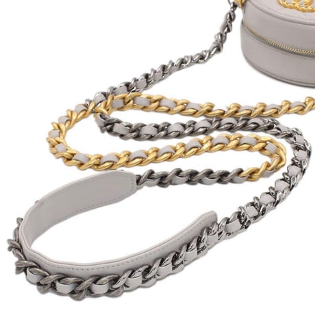 CHANEL シャネル 19 マトラッセ ショルダーバッグ