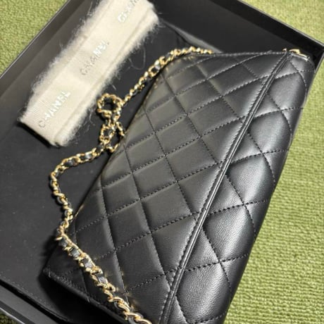 CHANEL  シャネル ブラック ショルダーバッグ