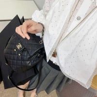 CHANEL  シャネル　リュック　キャビアスキン　黒