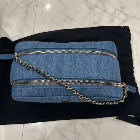 CHANEL  シャネル　デニムポーチ　デニムバッグ