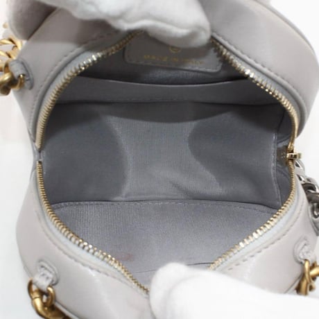 CHANEL シャネル 19 マトラッセ ショルダーバッグ