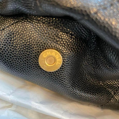 CHANEL  シャネル. 22 ミディアム ハンドバッグ