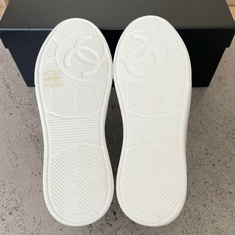 CHANEL  シャネル　スニーカー シルバー