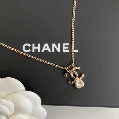 CHANEL  シャネル  ココマーク　ハート　クリスタル　ネックレス　シンプル