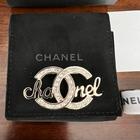 CHANEL シャネル パール＆クリスタル ロゴブローチ