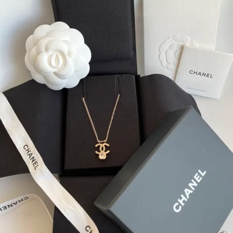 CHANEL  シャネル  ココマーク　ハート　クリスタル　ネックレス　シンプル