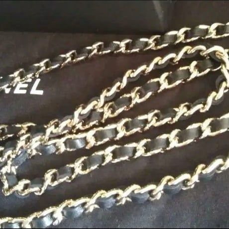 CHANEL  シャネル ハートチェーン クラッチバッグ 黒　ハート ショルダーバッグ